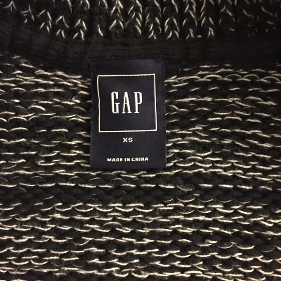 Gap sweater new without tag - Picture 3 of 4